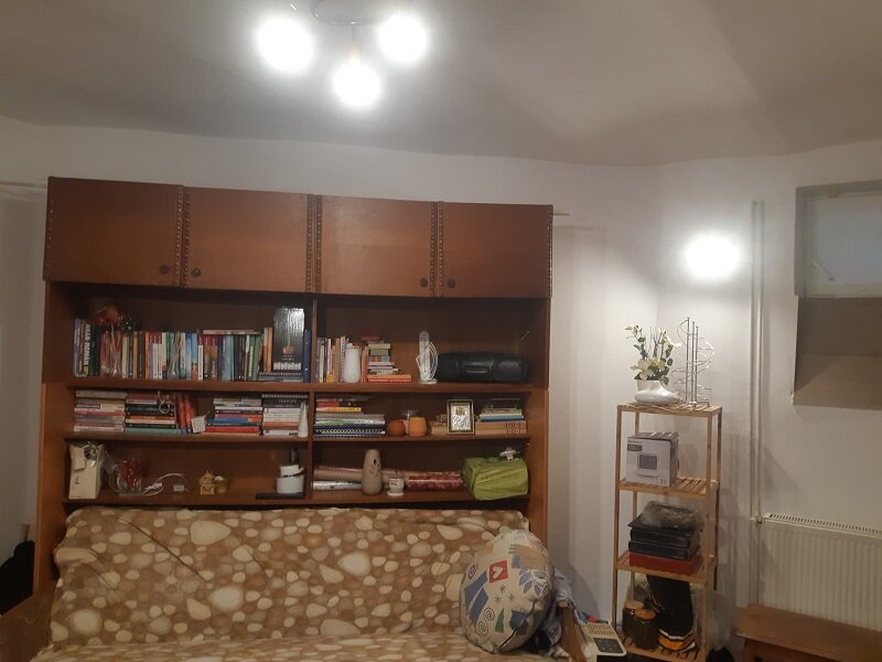 Popa Petre, Mosilor in vila